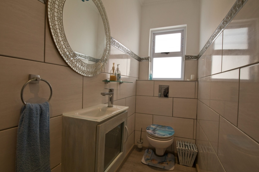 4 Bedroom Property for Sale in Outeniqua Strand Western Cape